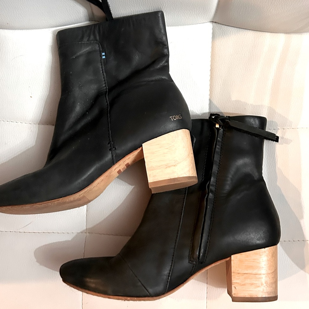Tom’s Evie Leather Ankle Booties